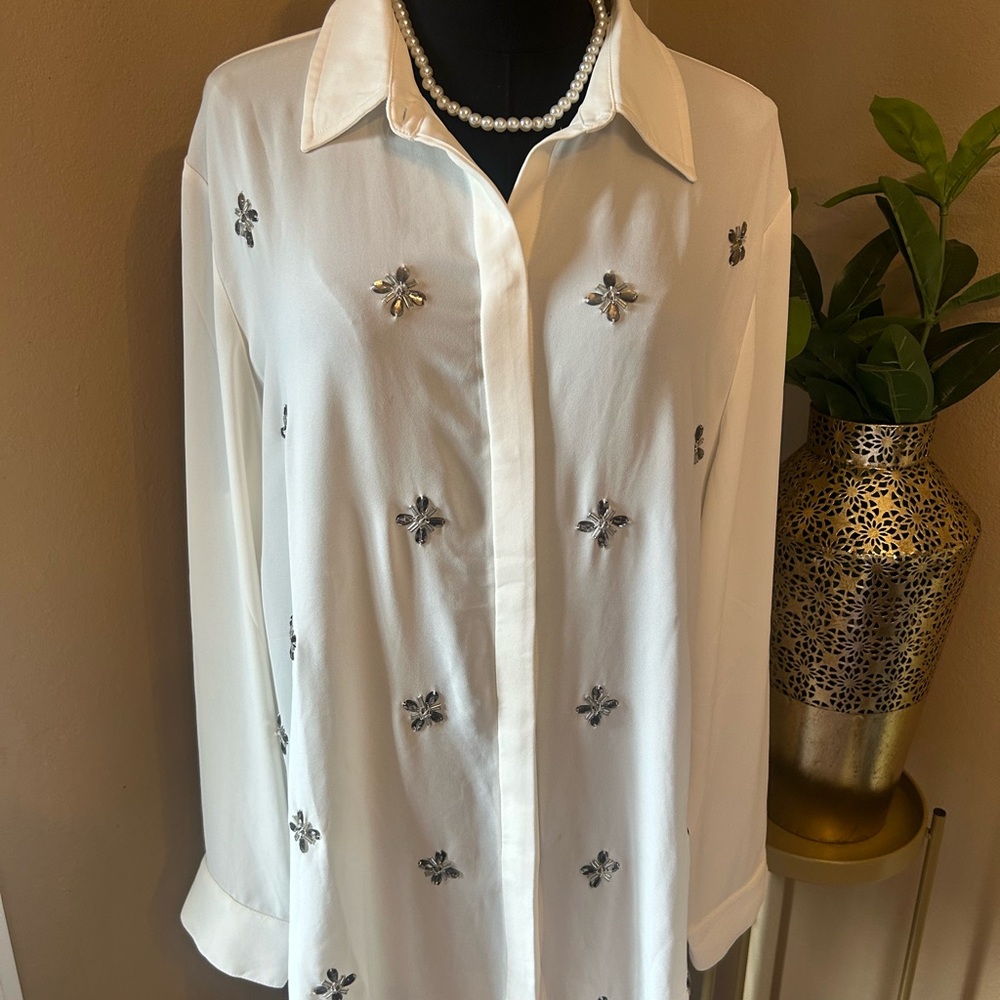 Chico's White Embellished Button-Front Blouse. NWT